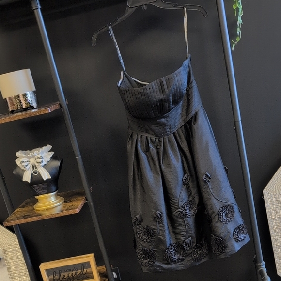 Bill Levkoff Dresses & Skirts - Bill Levkoff Black Floral Mini Dress